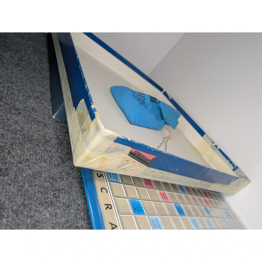 Vintage 1977 Scrabble Deluxe Edition Game Rotating Turntable 100%‎ Complete